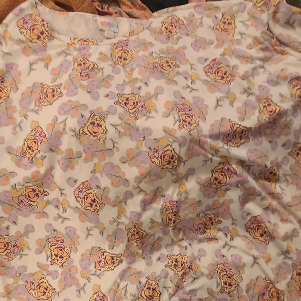 LuLaRoe Miss Piggy Irma top size 3xl